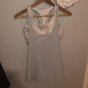 Lululemon size 8 🍋